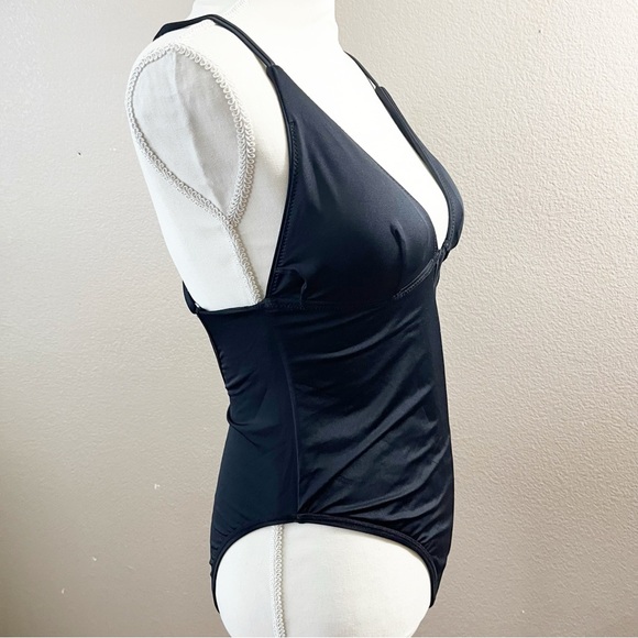 NWT Cupshe Black one piece cross strap deep v-neck swimsuit - Picture 5 of 8